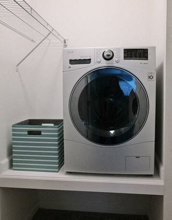 Washer/dryer in apartment
